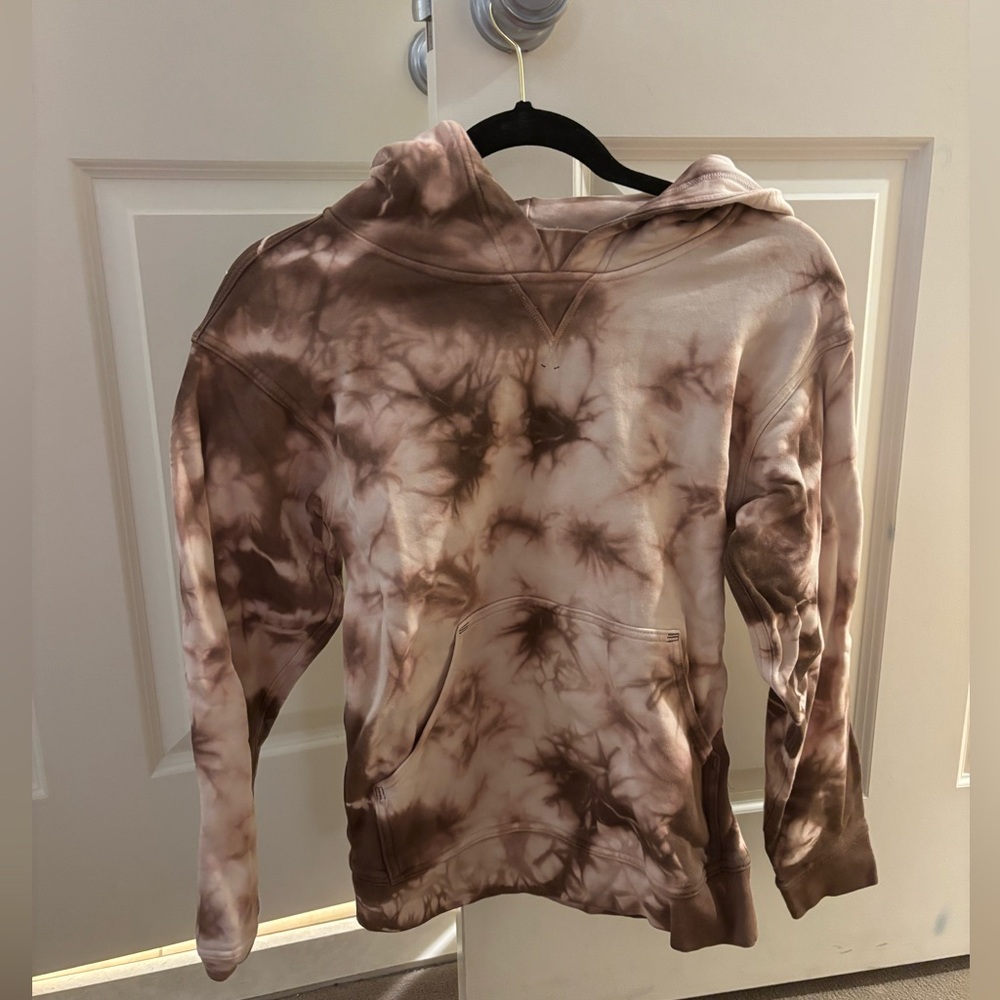 Lululemon sweatshirt never worn